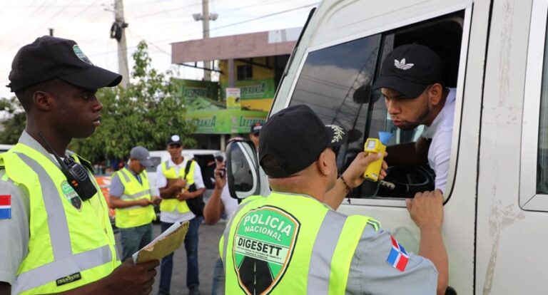 Al menos 208 conductores dan positivo a las pruebas de alcoholimetría