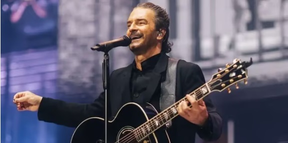 Arjona anuncia el lanzamiento de los 3 primeros sencillos de su próximo disco, ‘Seco’