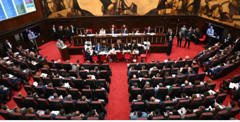 Reportaje – Violación sexual a menores de edad enfrenta  miembros Comisión diputados estudian Código Penal