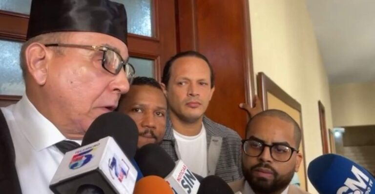 Hasta lío de falda ha salido a relucir en el expediente del caso Camaleón