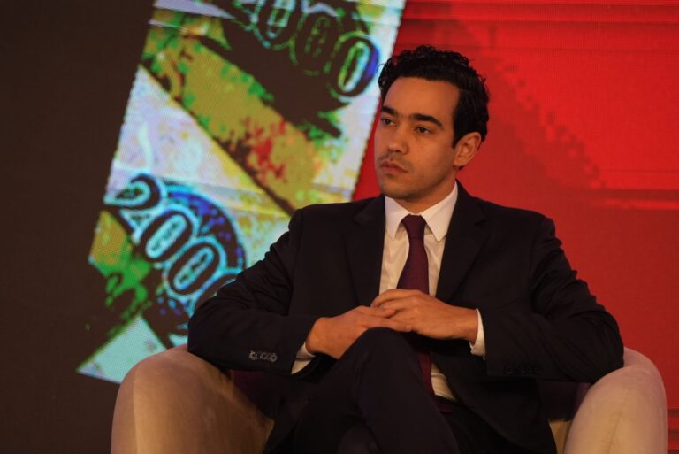 Economista colombiano sugiere ampliar las compensaciones en la reforma fiscal