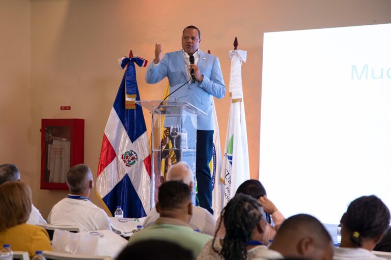 Eddy Alcántara dice reforma fiscal procura mantener  dinamismo y crecimiento de economía dominicana
