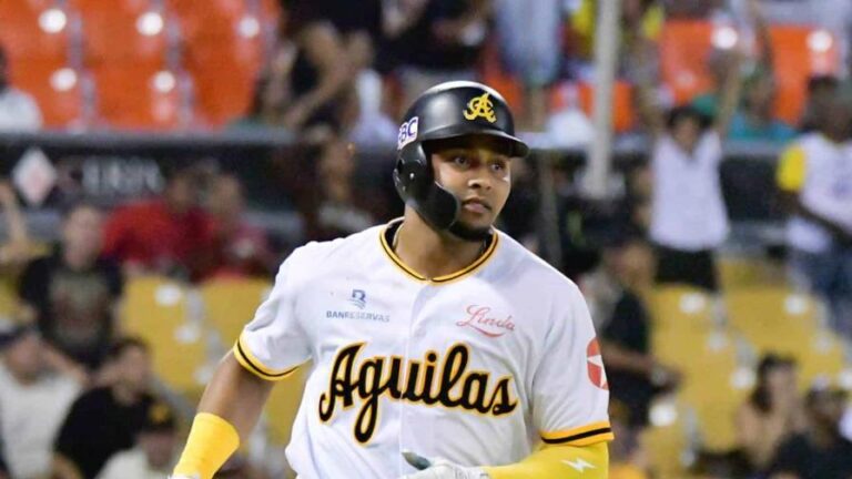 Erick Mejía decide triunfo de las Águilas para dejar a las Estrellas en el terreno