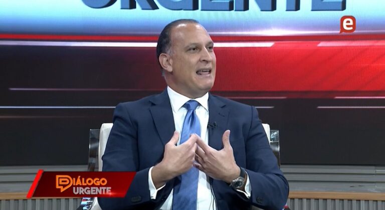 Dirigente de la FP advierte es ilegal fusionar instituciones estatales mediante decretos