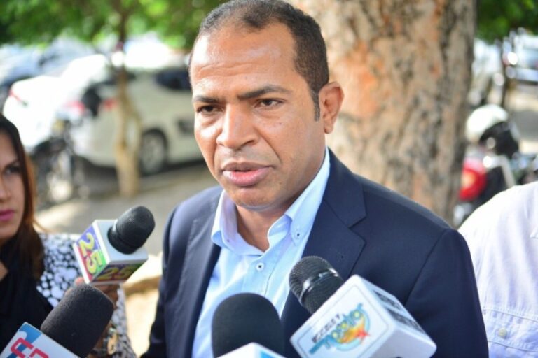 Gremios choferiles de Santiago anuncian jornada de protestas contra el Gobierno