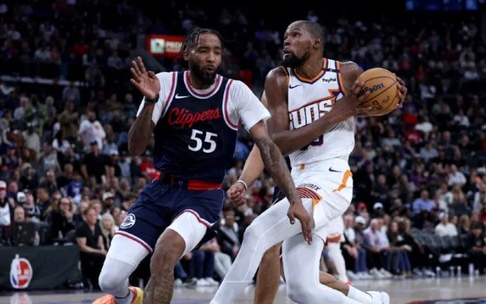 Los Clippers estrenan pabellón con derrota ante Phoenix