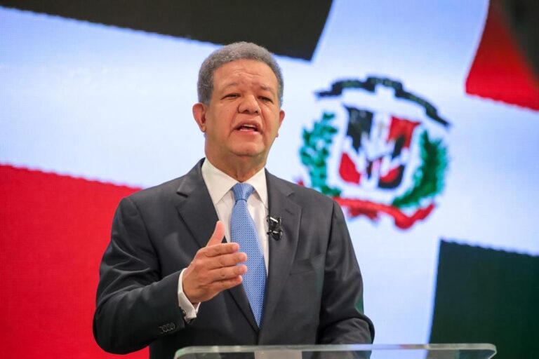 Leonel dice estudia reforma fiscal y promete dar respuesta responsable y fundamentada