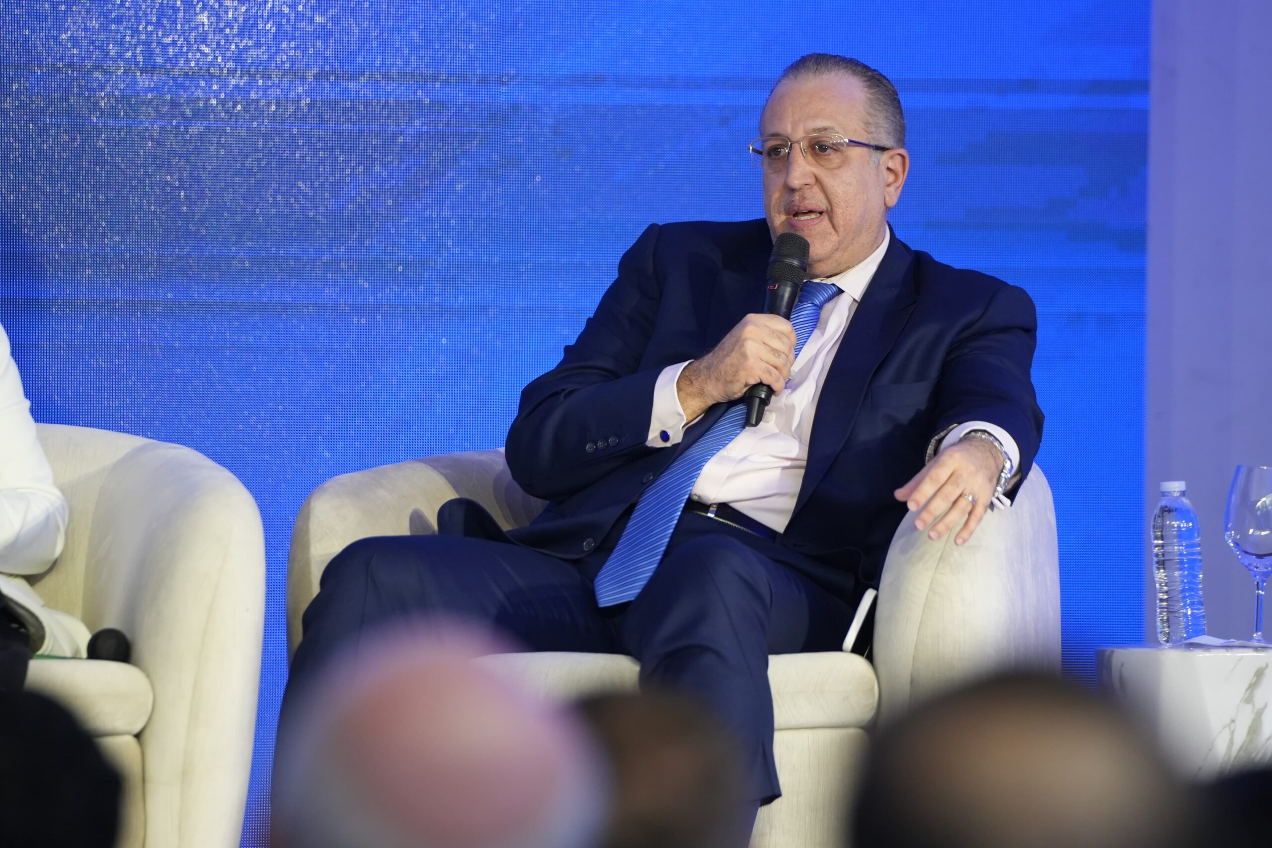 Ministro de Hacienda niega República Dominicana esté al borde de una crisis económica