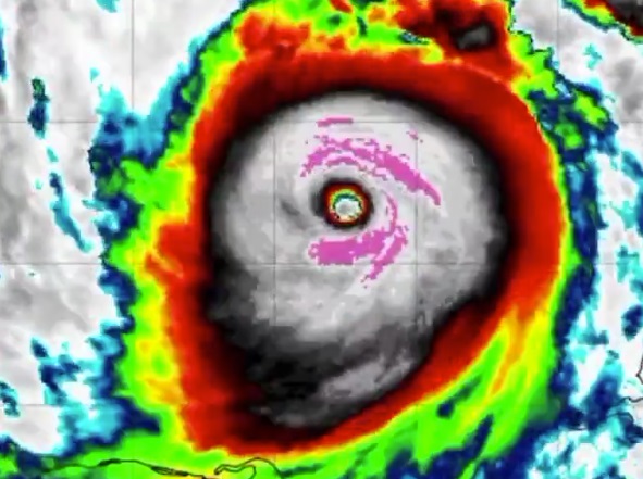 El peligroso huracán Milton se intensifica con categoría 5 rumbo a Florida