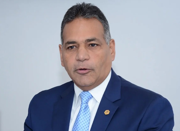 Exministro de Defensa Rubén Paulino Sem es interrogado por caso Camaleón