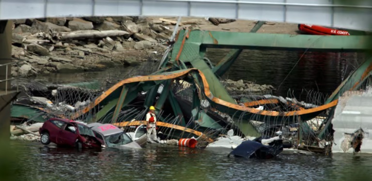 Colapso de un puente en obras deja tres muertos y cuatro heridos en Estados Unidos