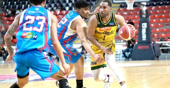 San Carlos escala primer lugar del grupo B en TBS Distrito