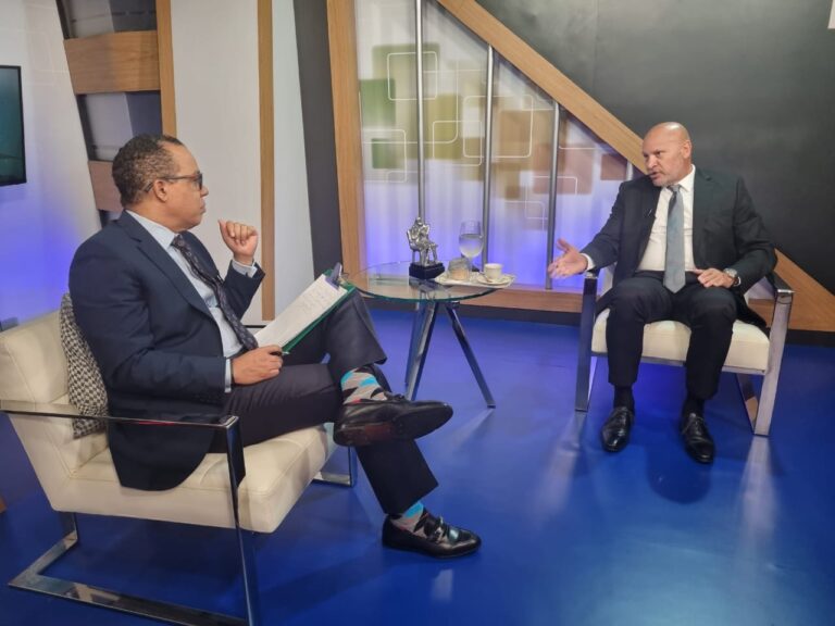 Presidente Copymecon: “Pido prudencia en sacar haitianos; la falta de dinero y dólar preocupan a la Construcción”