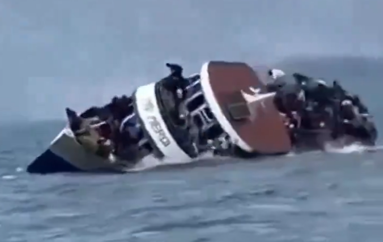 Embarcación de recreo no soportó el peso y se hunde deja saldo de 126 muertos en El Congo