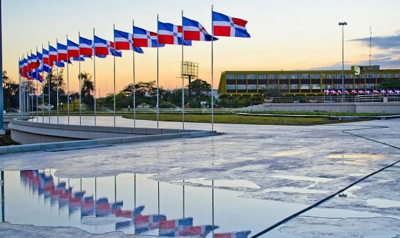 Alcaldía del DN aclara no posee jurisdicción sobre la Plaza de la Bandera