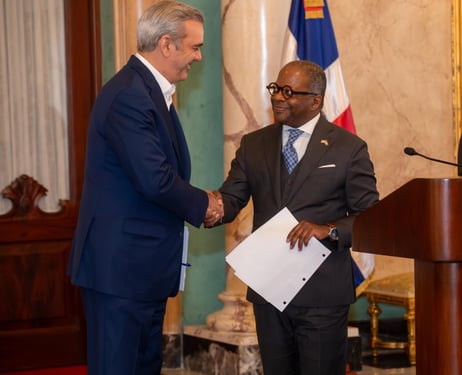 Abinader se reúne con Todd D. Robinson para fortalecer lucha contra drogas sintéticas