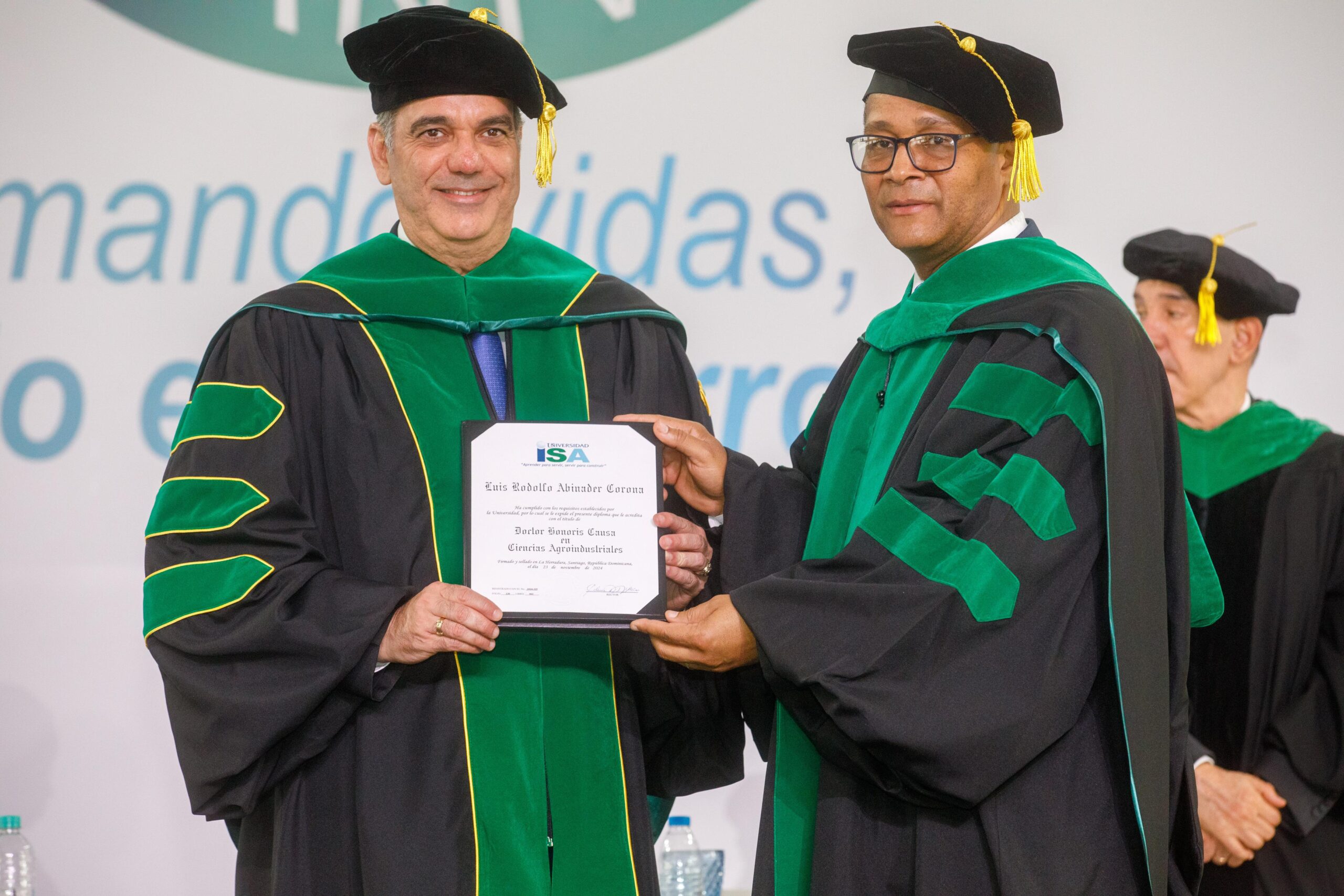 Presidente Abinader recibe Honoris Causa de la Universidad ISA por su liderazgo visionario e impulso de inicitivas en favor de la educacion y sector productivo