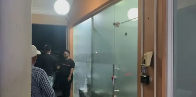 Atracadores se llevan más de un millón de pesos de agencia de préstamos en SFM