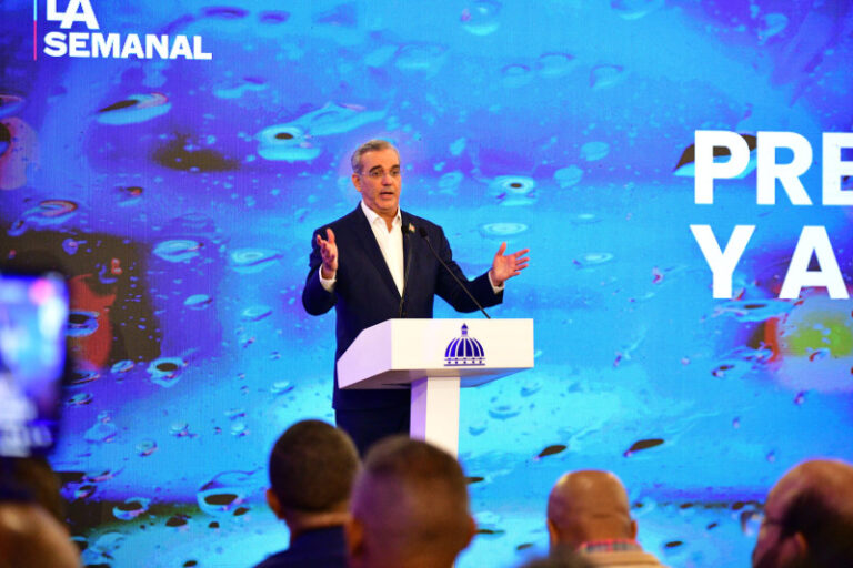 Abinader pide comunidad internacional declarar bandas haitianas como organizaciones terroristas