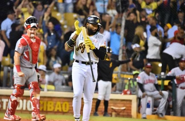 Águilas derrotan a Leones con grand slam de Aderlin Rodríguez