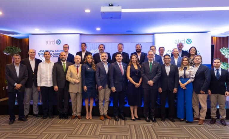 Julio Brache seguirá al frente de la Asociación de Industrias por un periodo más