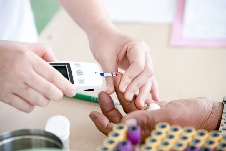 ¿Qué problemas de salud puede causar la diabetes?      