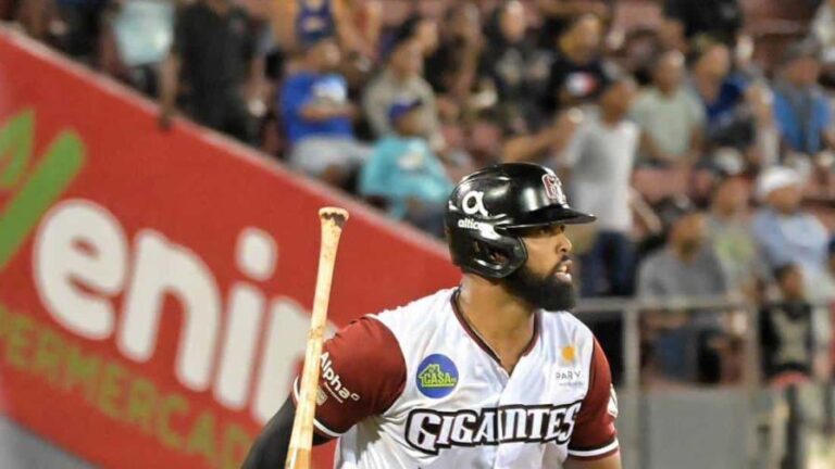 Carlos Peguero deja en el terreno a los Tigres del Licey