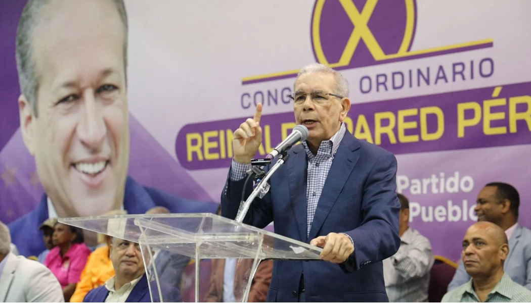 Danilo Medina llama a miembros del Comité Central del PLD a participar en escogencia de titulares de secretarías