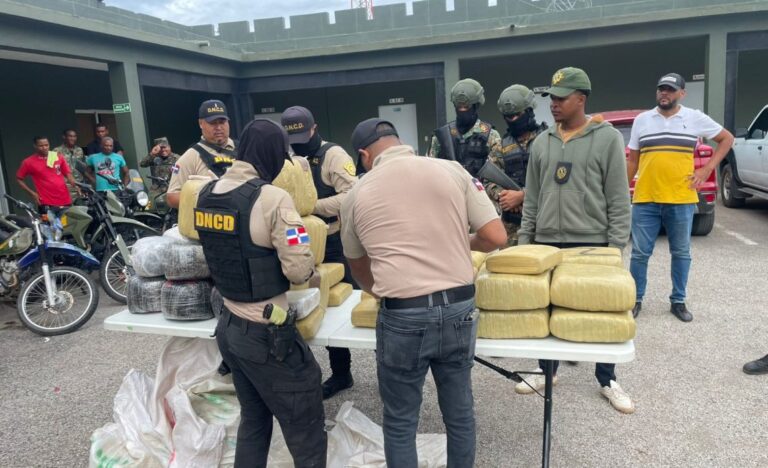 Reportaje- En tres días consecutivos autoridades decomisan tres toneladas de drogas en frontera por Pedernales