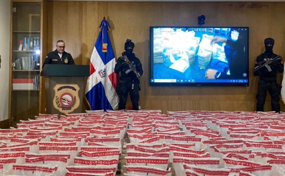 VIDEO- DNCD decomisa 2.2 toneladas de cocaína en Caucedo, el segundo mayor alijo incautado en esa terminal
