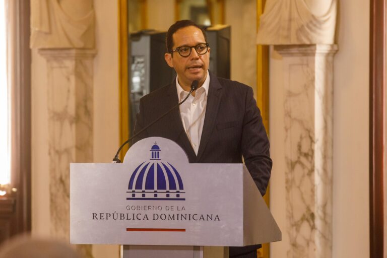 Gobierno reduce la burocracia generando ahorros por más de 60 mil millones