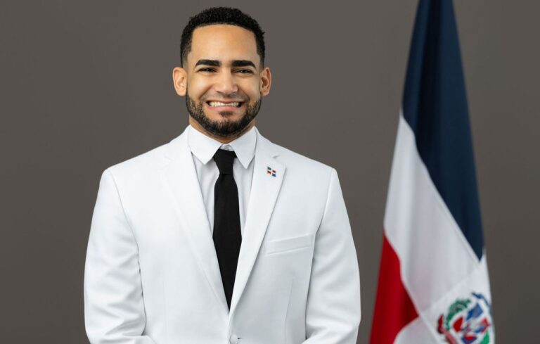 Alcalde de Las Guáranas, Lenín Campos, es elegido subsecretario general de Fedomu