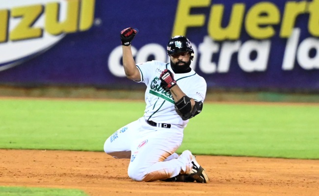 Las Estrellas vencen a los Toros por cuarta ocasión seguida