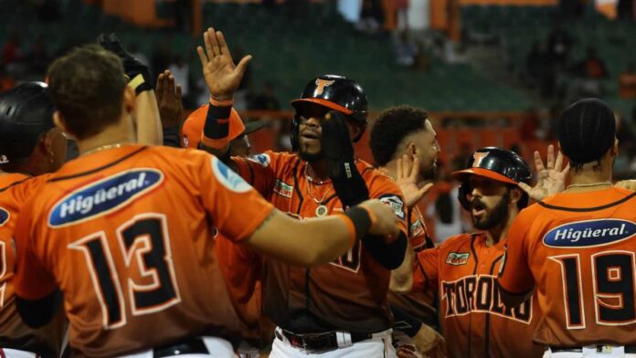 Los Toros vencen 3-2 a los Leones