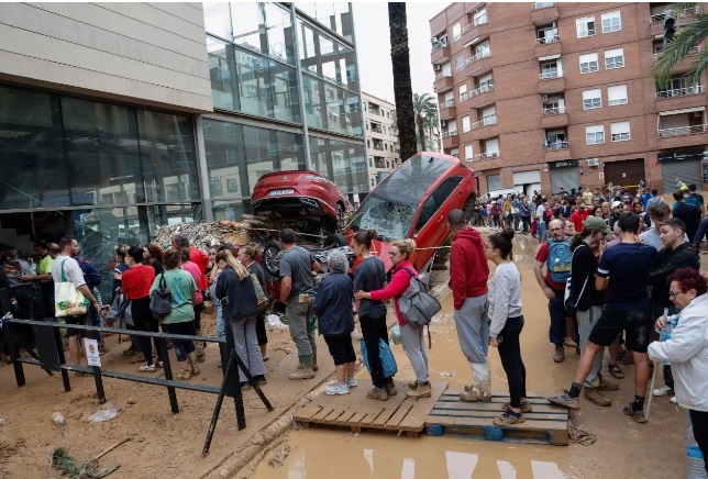 Aumentan a 205 los muertos por el temporal en el este de España