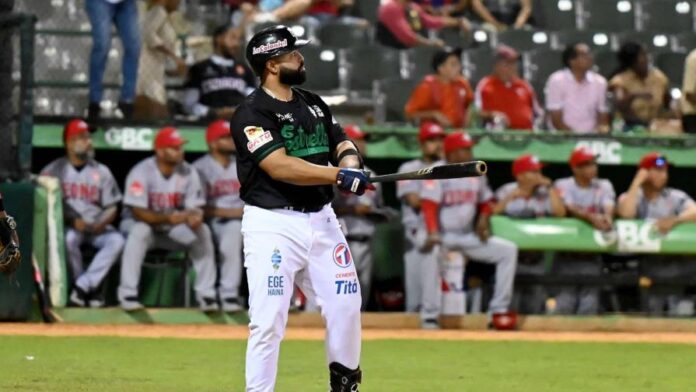 las Estrellas se colocan a medio juego del primero