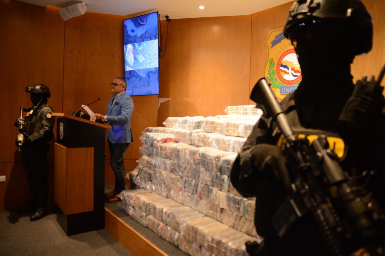 DNCD ocupa alrededor de nueve toneladas de cocaína en Caucedo