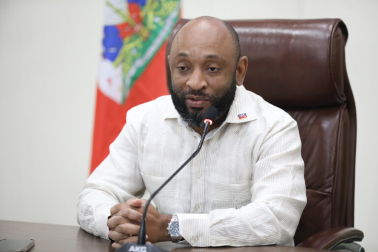 Destituyen al ministro de Salud de Haití tras brutal ataque de pandillas en un hospital