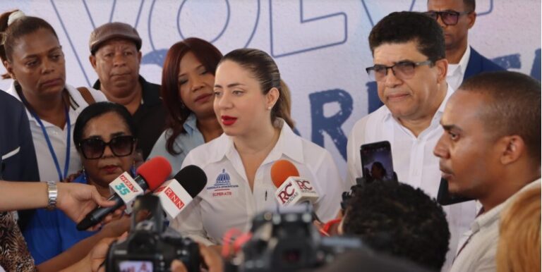 “Abinader le da boches a sus funcionarios le fallan, “a mi no, porque cumplo” dice Gloria Reyes