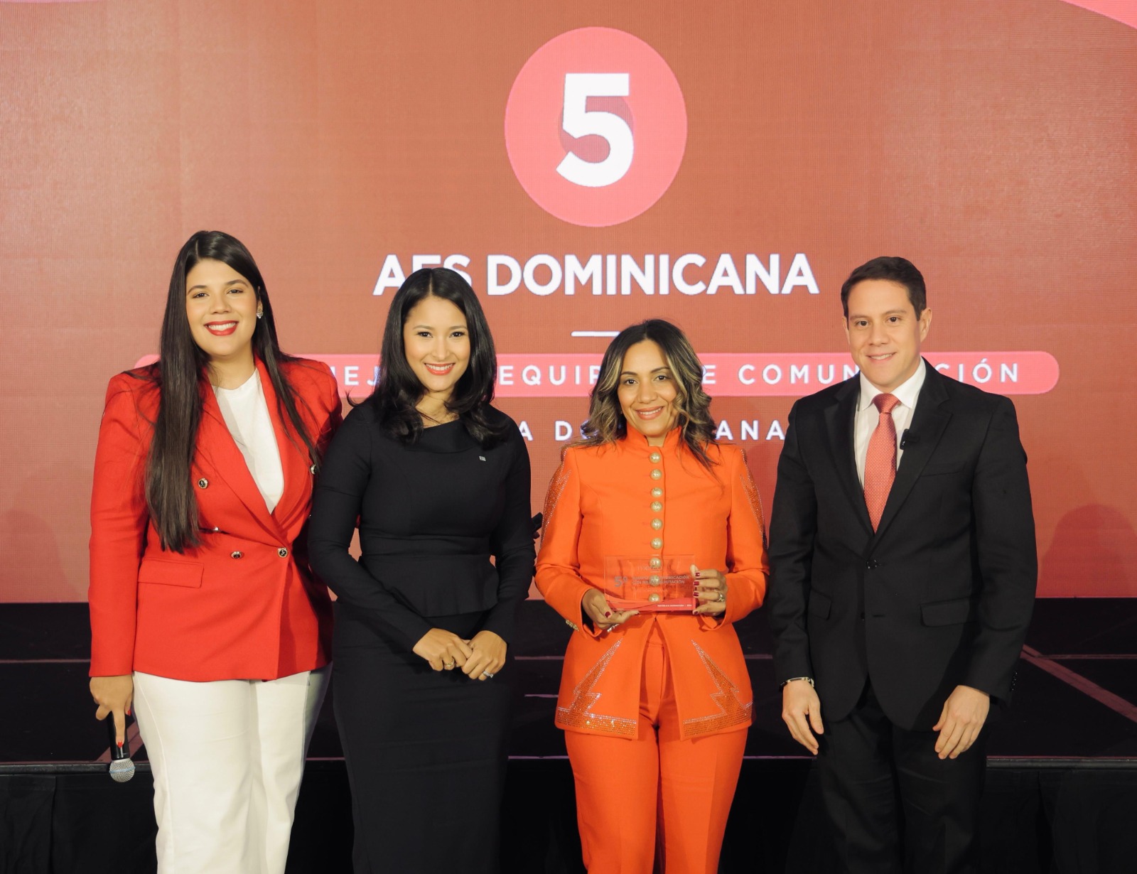 Ranking MERCO reconoce a AES Dominicana 2024 como líder en el sector energético de la RD