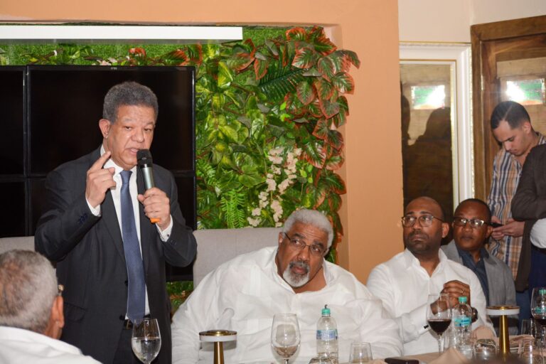 Leonel Fernández y Peña Guaba encabezan almuerzo con aliados