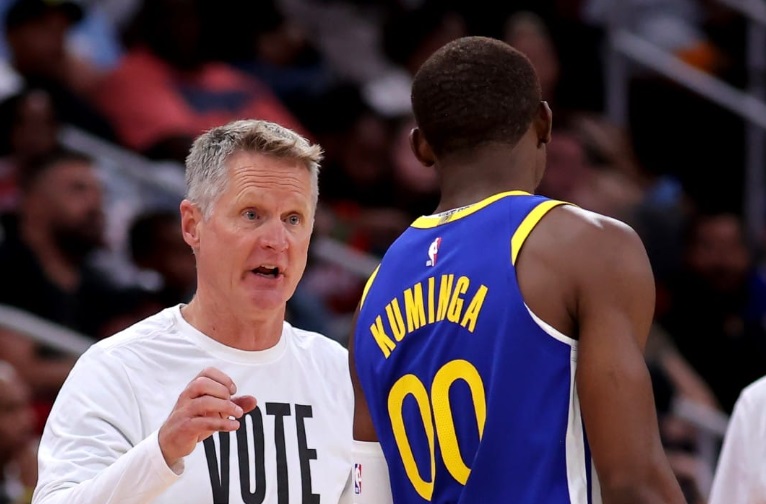 Vuelven a saltar chispas entre Kerr y Kuminga