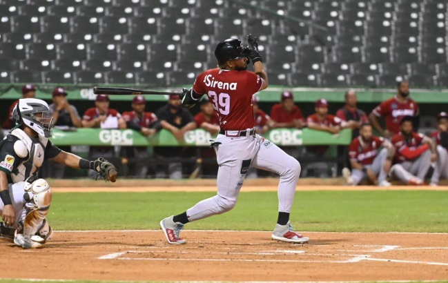 Kelvin Gutiérrez conecta de 4-3, con tres dobles en triunfo de Gigantes sobre Estrellas