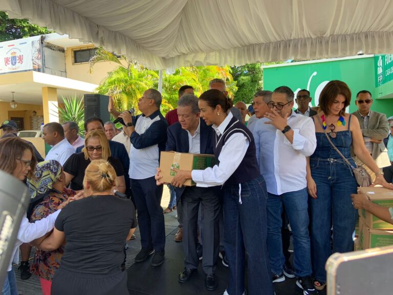 Leonel Fernández cuestiona transparencia en distribución de Bonos Navideños por el Gobierno