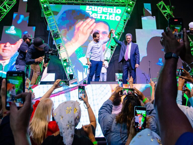 Leonel Fernández y Omar encabezan agasajo a dirigentes de la Fuerza del Pueblo