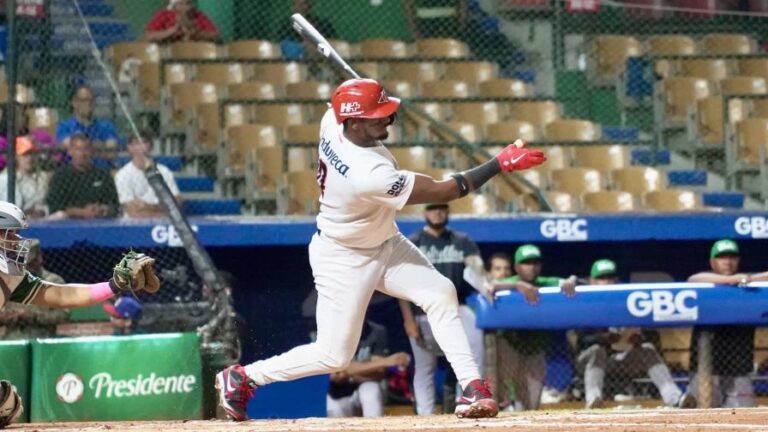 Leones del Escogido siguen aferrados a la clasificación