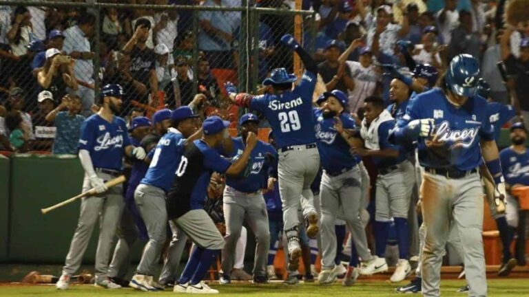 Licey castiga el pitcheo de los Toros en «El Corral»