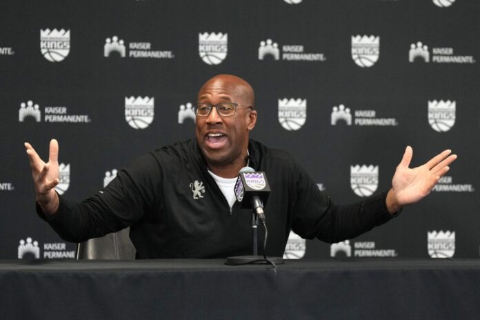 Los Sacramento Kings despiden a Mike Brown