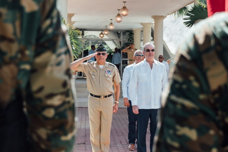 Ministro de Defensa anuncia nuevos beneficios para militares retirados a partir de enero 2025