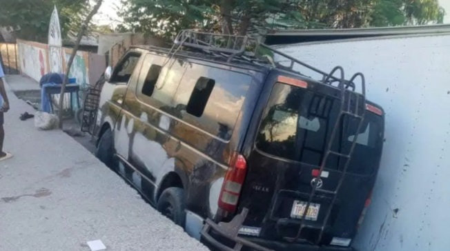Ataque armado contra minibús en Haití deja al menos ocho muertos y varios heridos graves